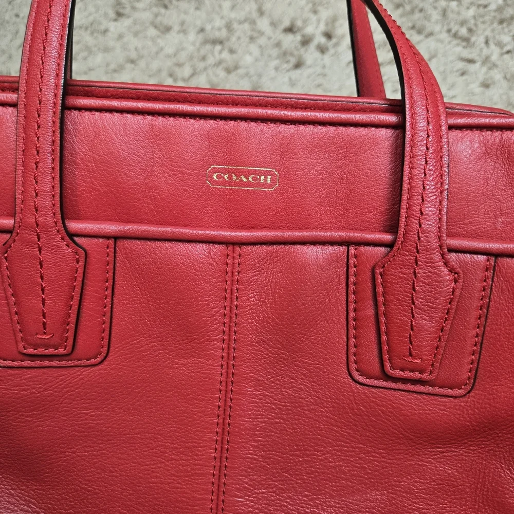 COACH Taylor Red Leather Zipper Closure Small Handbag bag. No Long‎ Strap